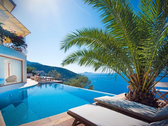 Gorgeous apartment bay front